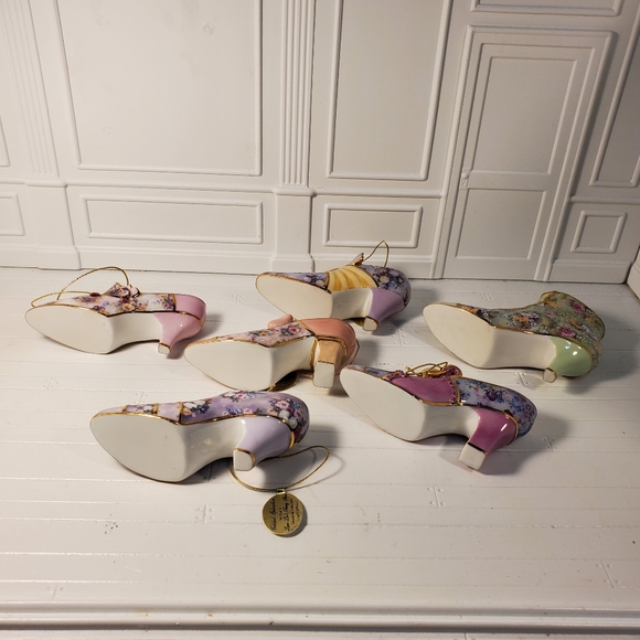 Bradford Edition Heirloom Porcelain Shoe Ornaments - Picture 10 of 14